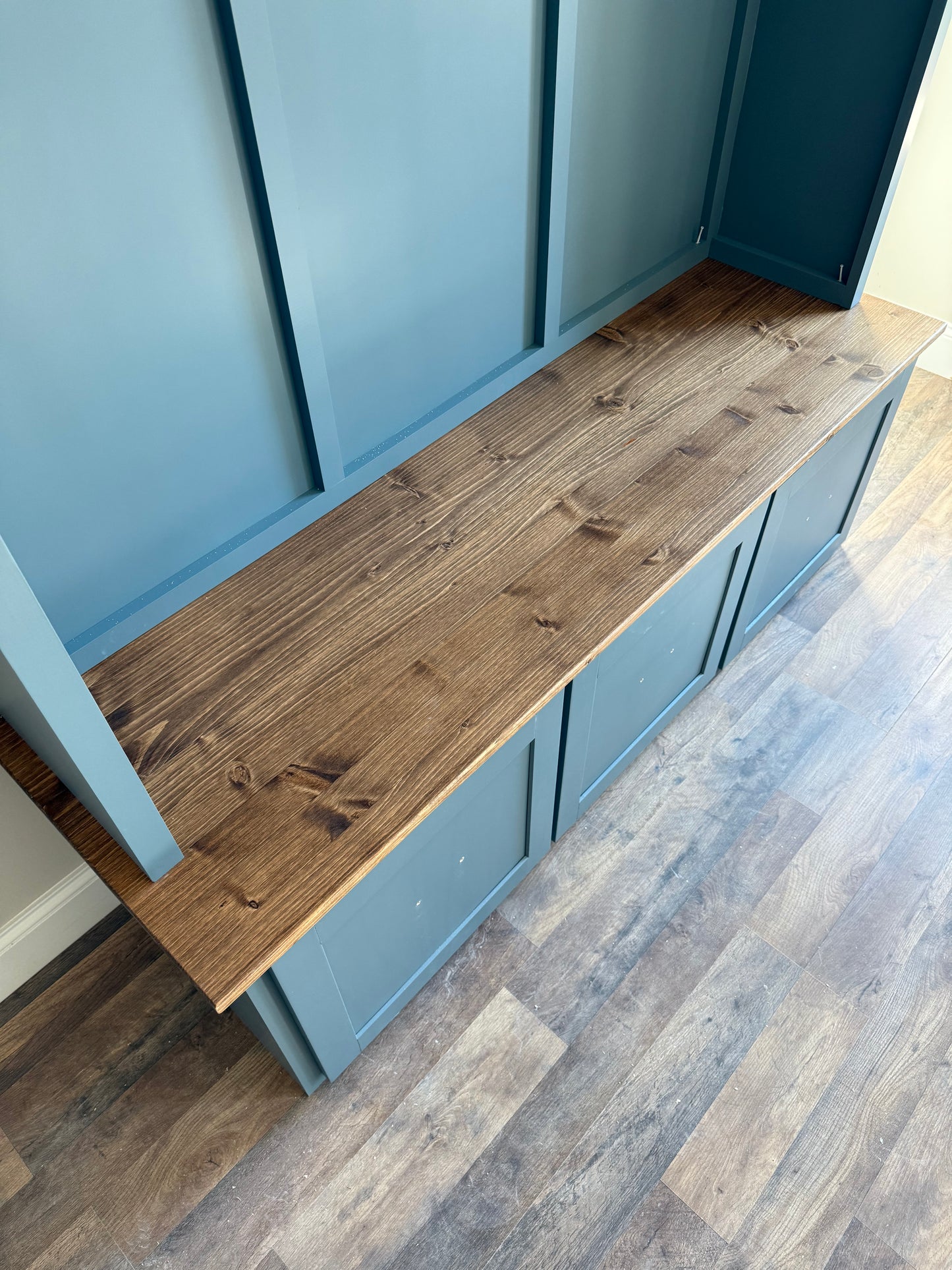 The Wilmington Halltree || Entryway Mudroom Storage Lockers with Bench and Hooks l